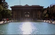 Visitors Captivated by Chehel Sotoun Palace in Iran’s Isfahan