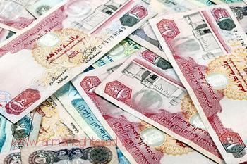 پایگاه خبری آرمان اقتصادی | جامع‌ترین رسانه اقتصادی 58713_UAE-money_155352234 قیمت دلار چگونه از 4000 تومان عبور کرد؟  