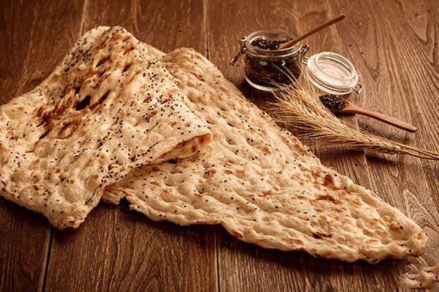زنجانی‌ها نان را به نرخ دیروز می‌خورند