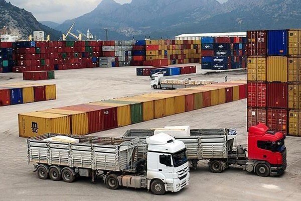 گمرک در جنگ؛ تسریع تجارت خارجی با تسهیلات اضطراری